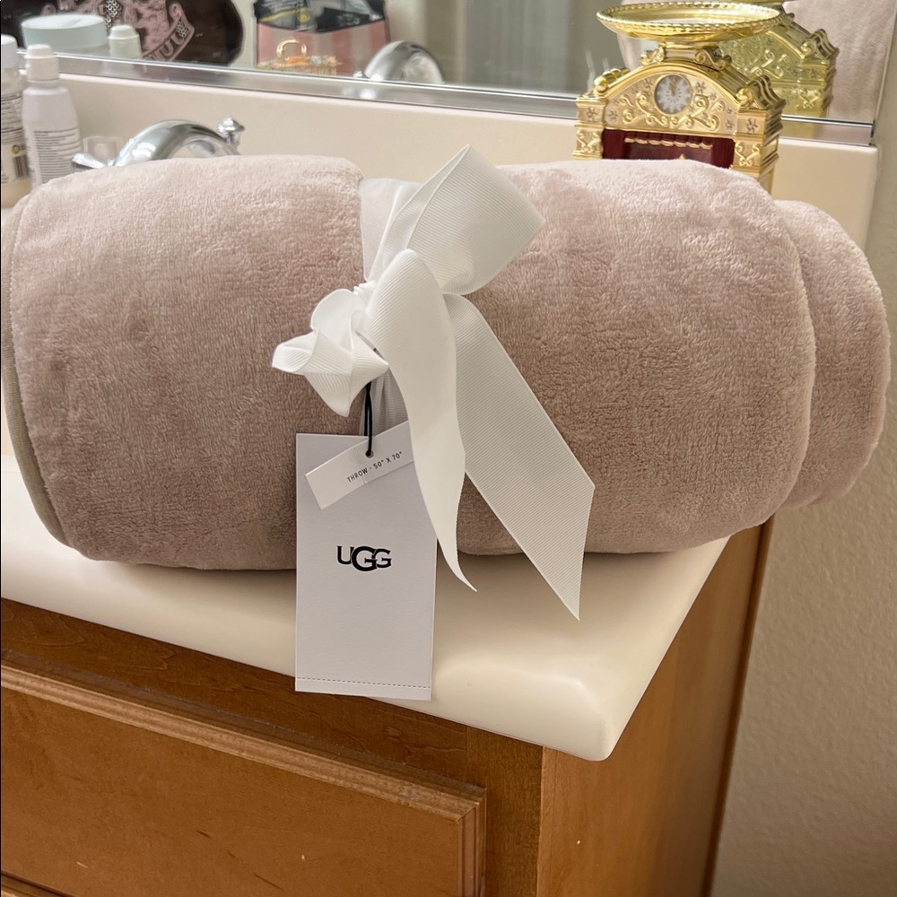 UGG Plush Blanket in Taupe with White Bow